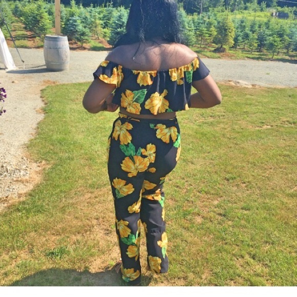 Zara tropical set (crop top & pants) - Picture 2 of 6